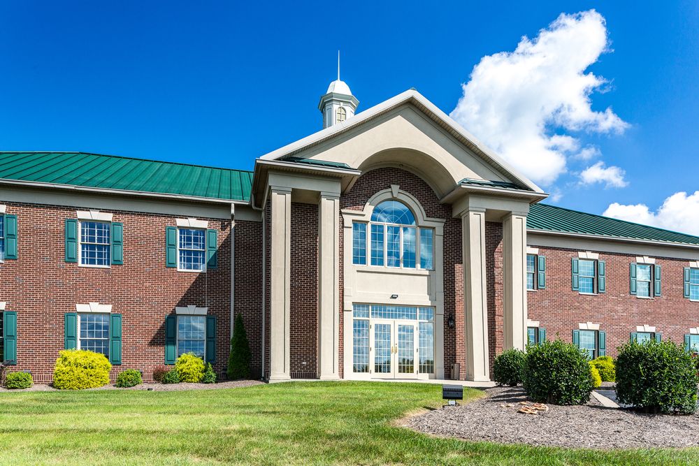 Regional Bank Anchored Office Building | Richmond KY: 1001 Gibson Bay Drive, Richmond, KY 40475
